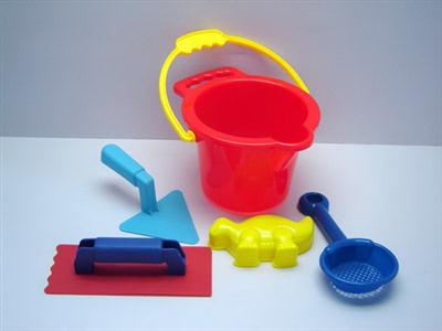 Portable beach bucket
