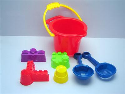 Portable beach bucket