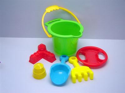 Portable beach bucket