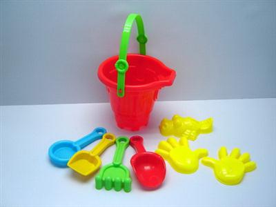 Portable sand castle buckets