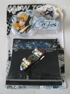 Finger skateboard props combination