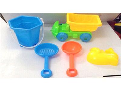 5 pieces of beach toys