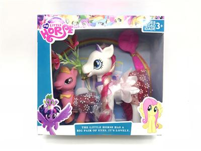 两只搪胶小马宝莉带梳子带发夹