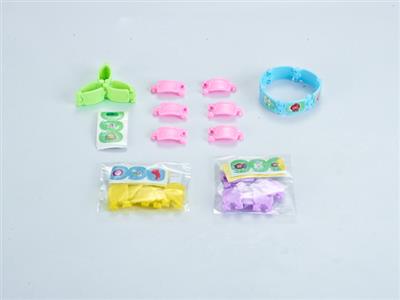 Self-assembled bracelet