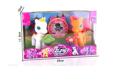 2只皇冠搪胶马宝丽带手提锣鼓